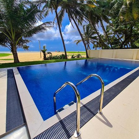 Star Beach Guest House Негомбо Екстериор снимка