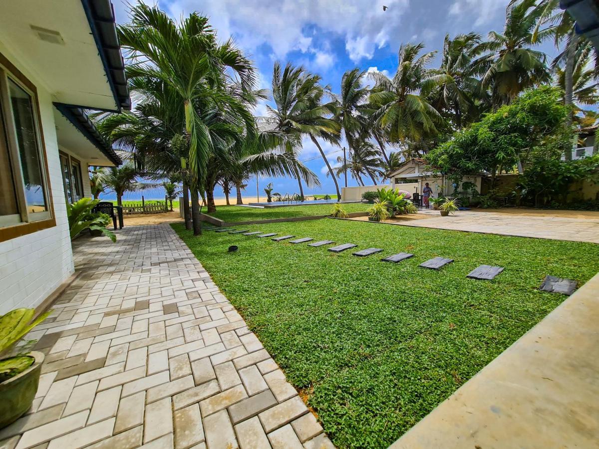 Star Beach Guest House Негомбо Екстериор снимка