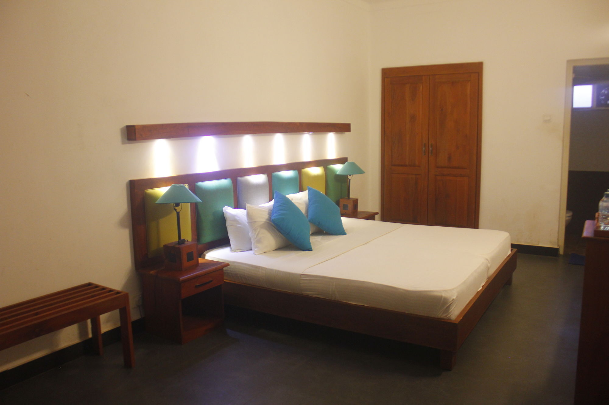 Star Beach Guest House Негомбо Екстериор снимка