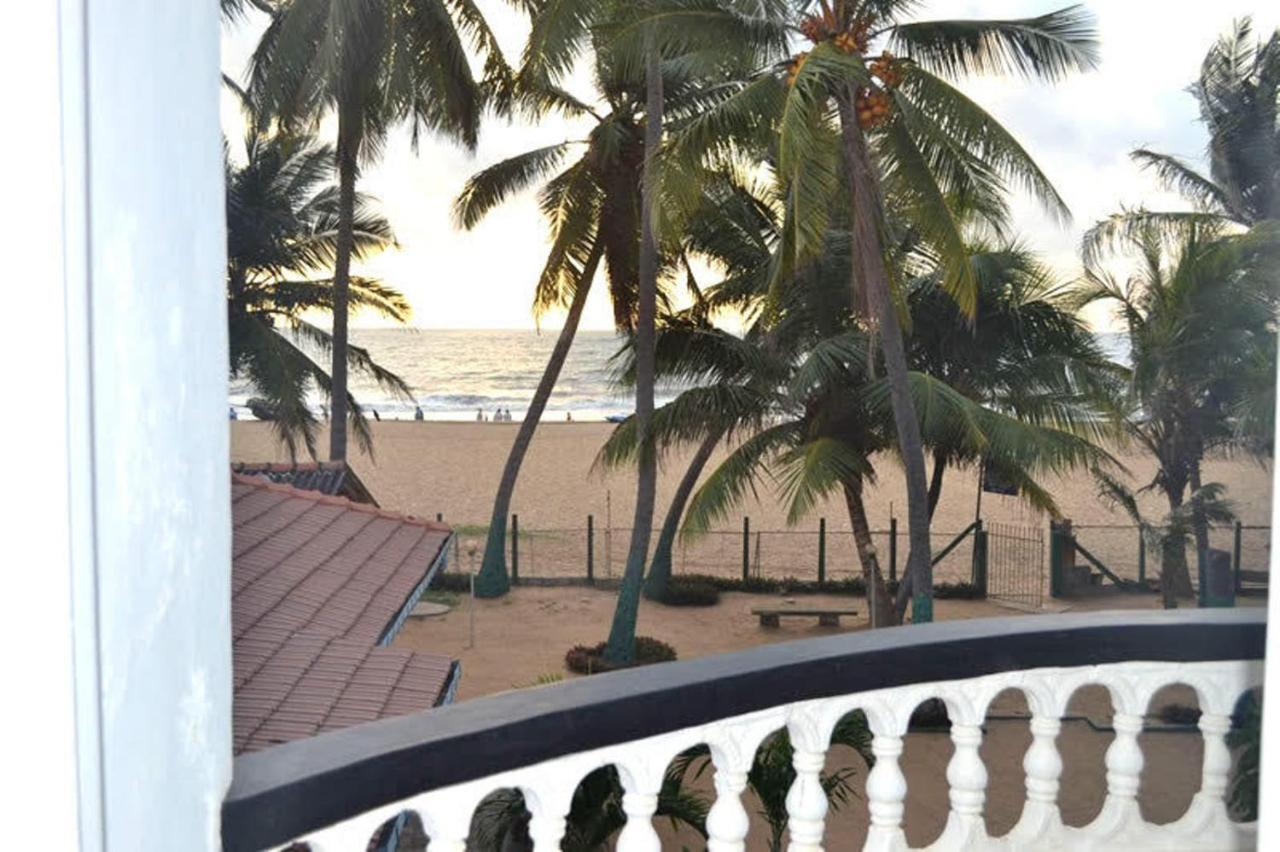 Star Beach Guest House Негомбо Екстериор снимка