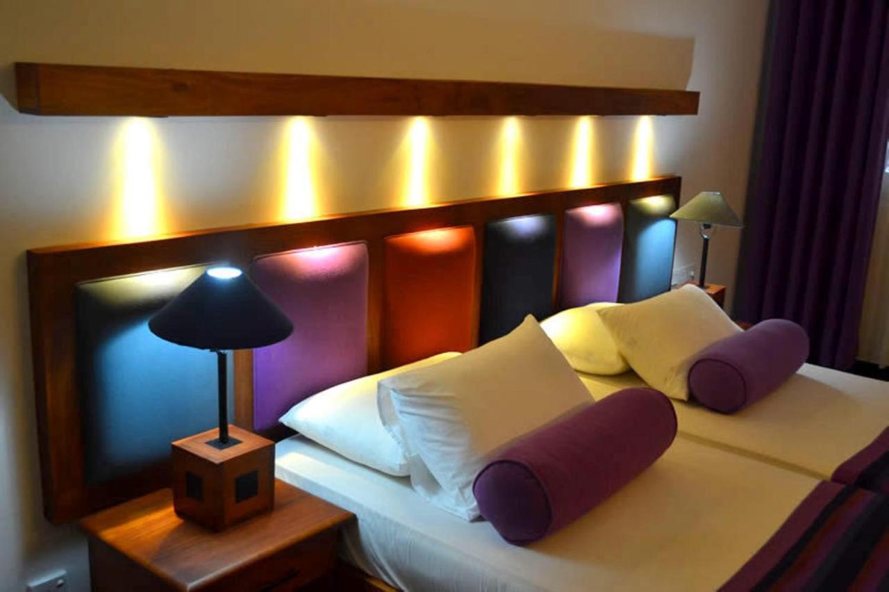 Star Beach Guest House Негомбо Екстериор снимка
