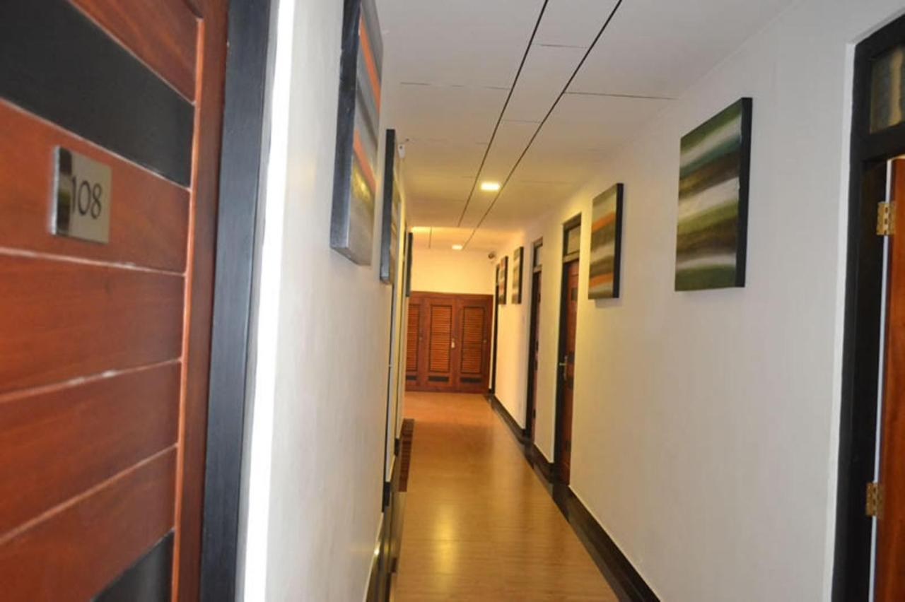 Star Beach Guest House Негомбо Екстериор снимка