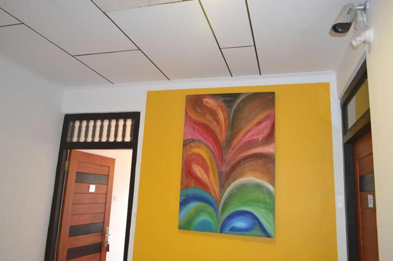 Star Beach Guest House Негомбо Екстериор снимка